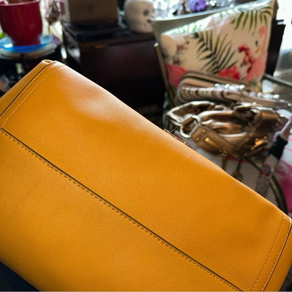 MOA YELLOW BAG